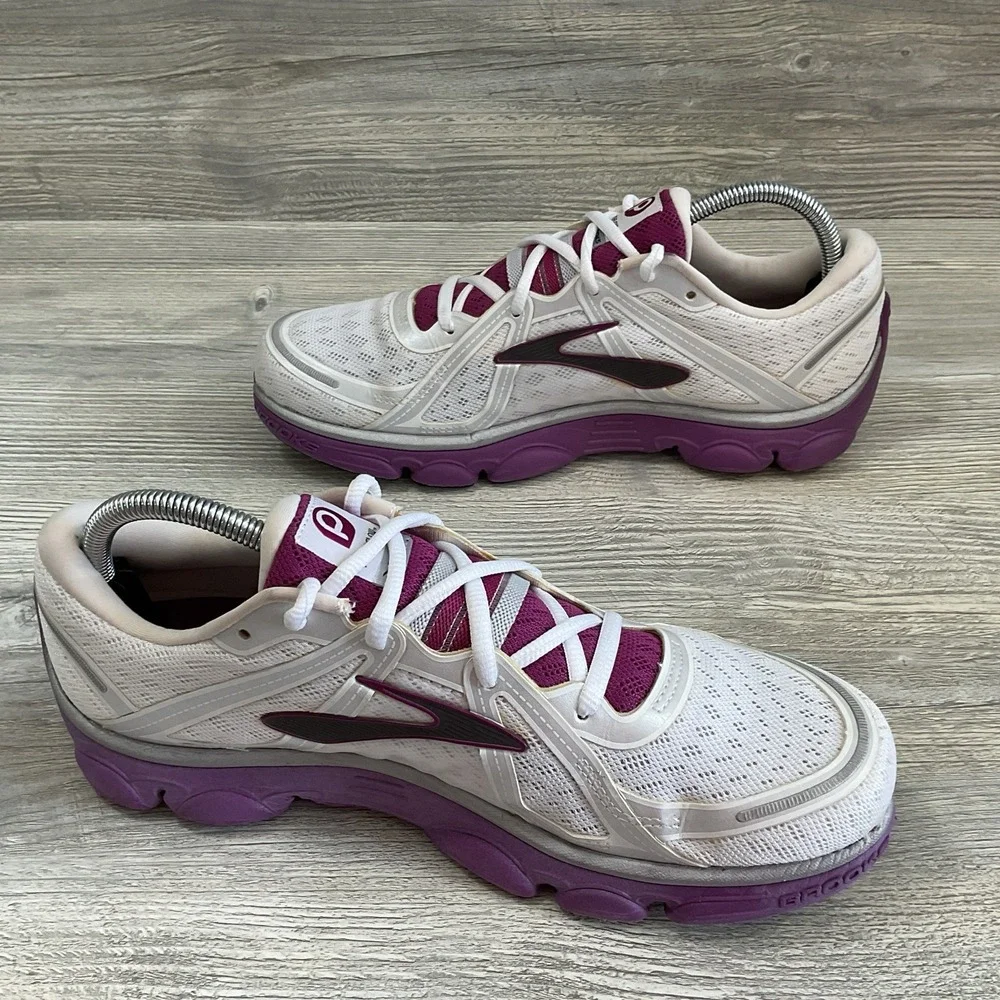 BROOKS Pure flow 7 DNA Cup Women's Size 10.5 B running athletic sneakers shoes